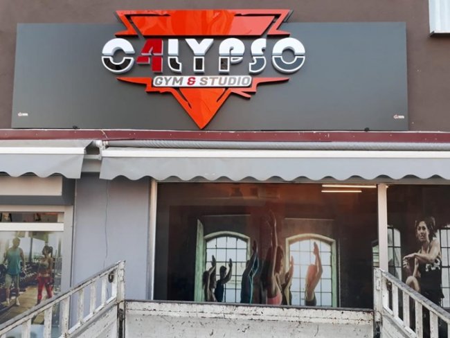 ışıklı spor salonu calypso