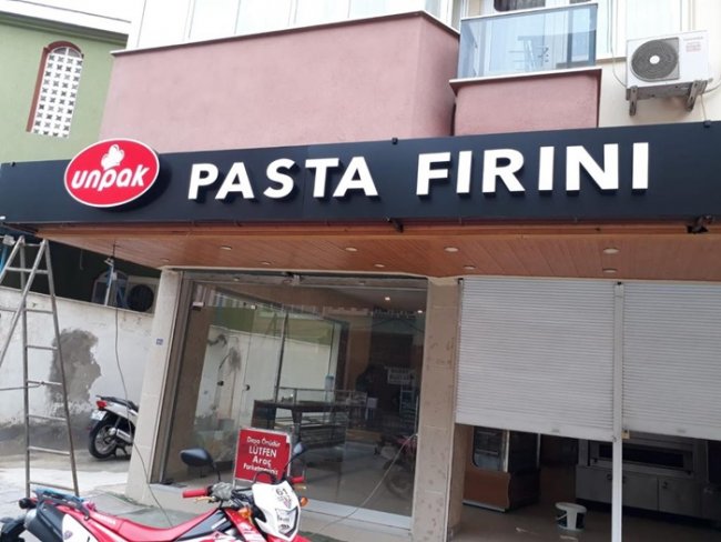 ışıklı pleksi pastane tabelası