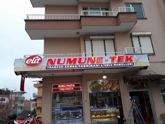 unlu mamülleri ışıklı tabela